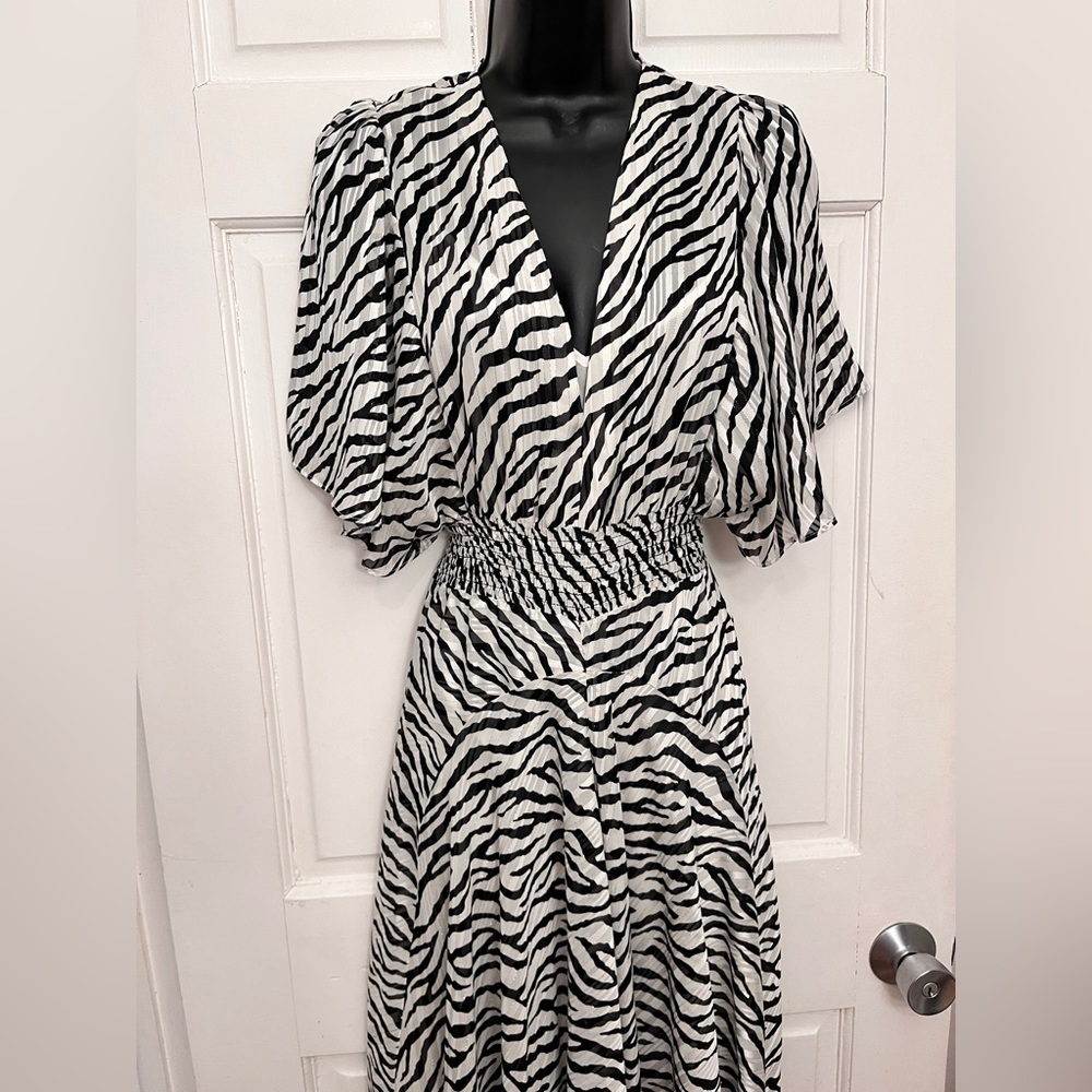 Maje Rachelle Shirred Zebra-Print Jacquard Maxi Dress Size 36 or S - Picture 16 of 16